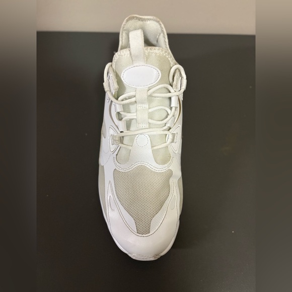 Nike Air Max Infinity 2,Women’s Triple White - CU9453-100 Size 11 - Picture 9 of 14